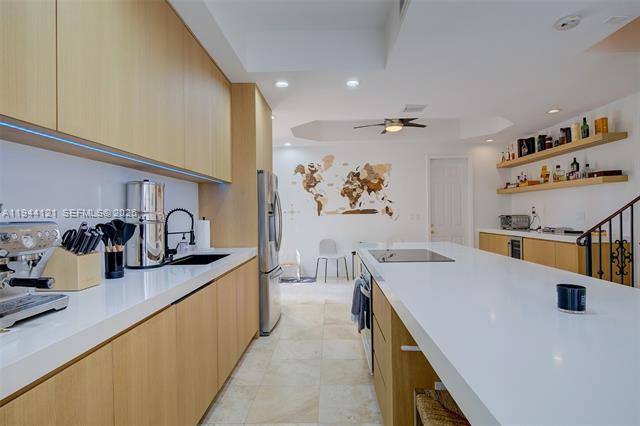 Townhouse for rent at 4867 Ponce De Leon Blvd, Miami, FL 33146
