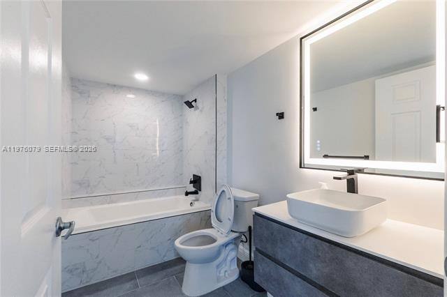 Apartment for rent at 1155 Brickell Bay Dr #2204, Miami, FL 33131