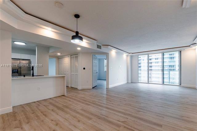 Apartment for rent at 1155 Brickell Bay Dr #2204, Miami, FL 33131