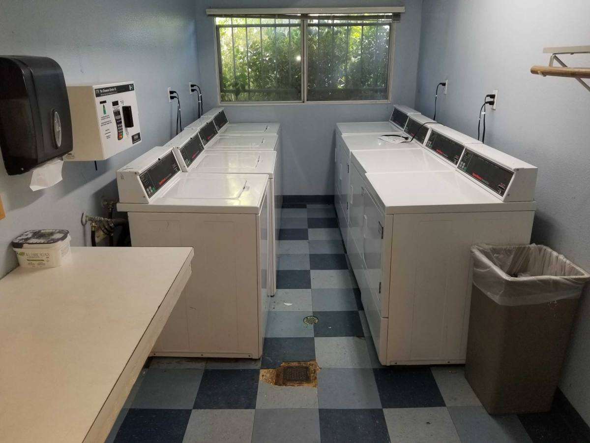 Apartment for rent at 19129 Sherman Way #206, Reseda, CA 91335
