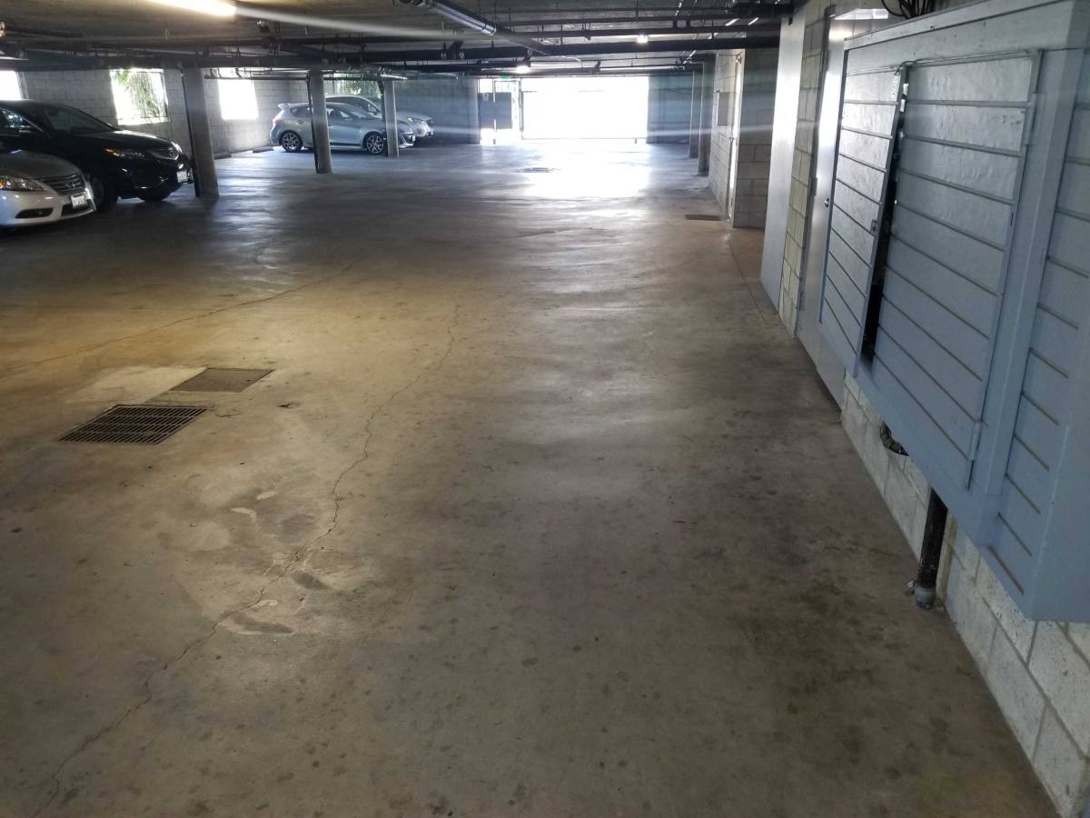 Apartment for rent at 19129 Sherman Way #206, Reseda, CA 91335