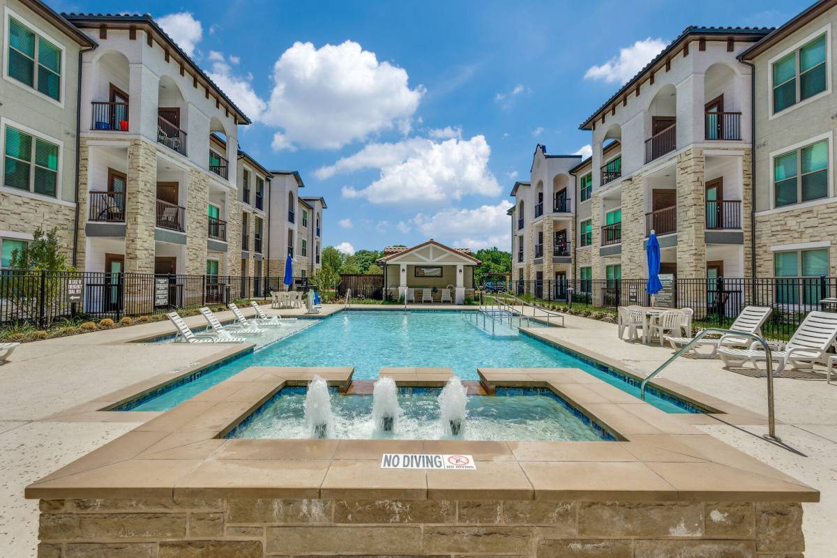 Apartment for rent at Palladium Garland Senior Living, 402 Belt Line Rd, Garland, TX 75040