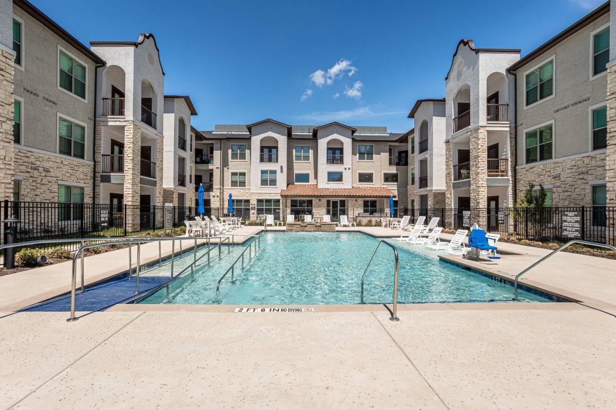 Apartment for rent at Palladium Garland Senior Living, 402 Belt Line Rd, Garland, TX 75040