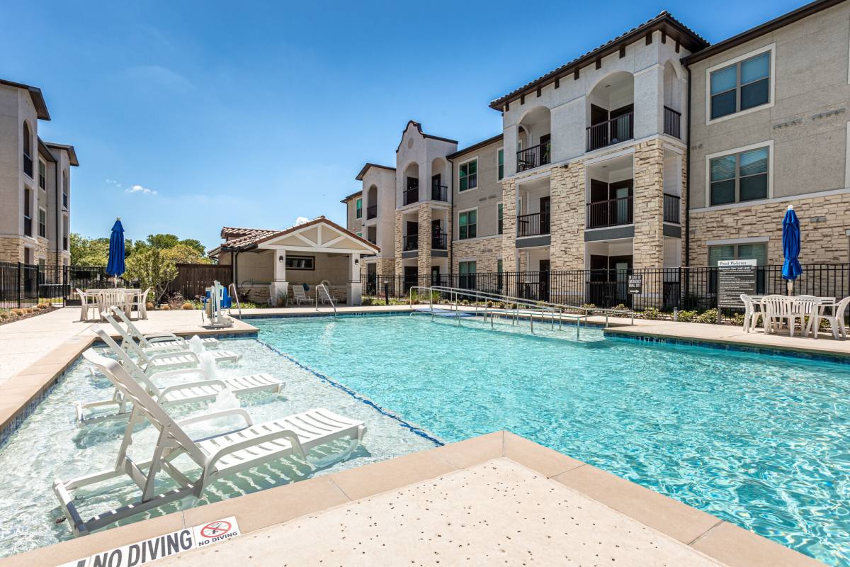 Apartment for rent at Palladium Garland Senior Living, 402 Belt Line Rd, Garland, TX 75040
