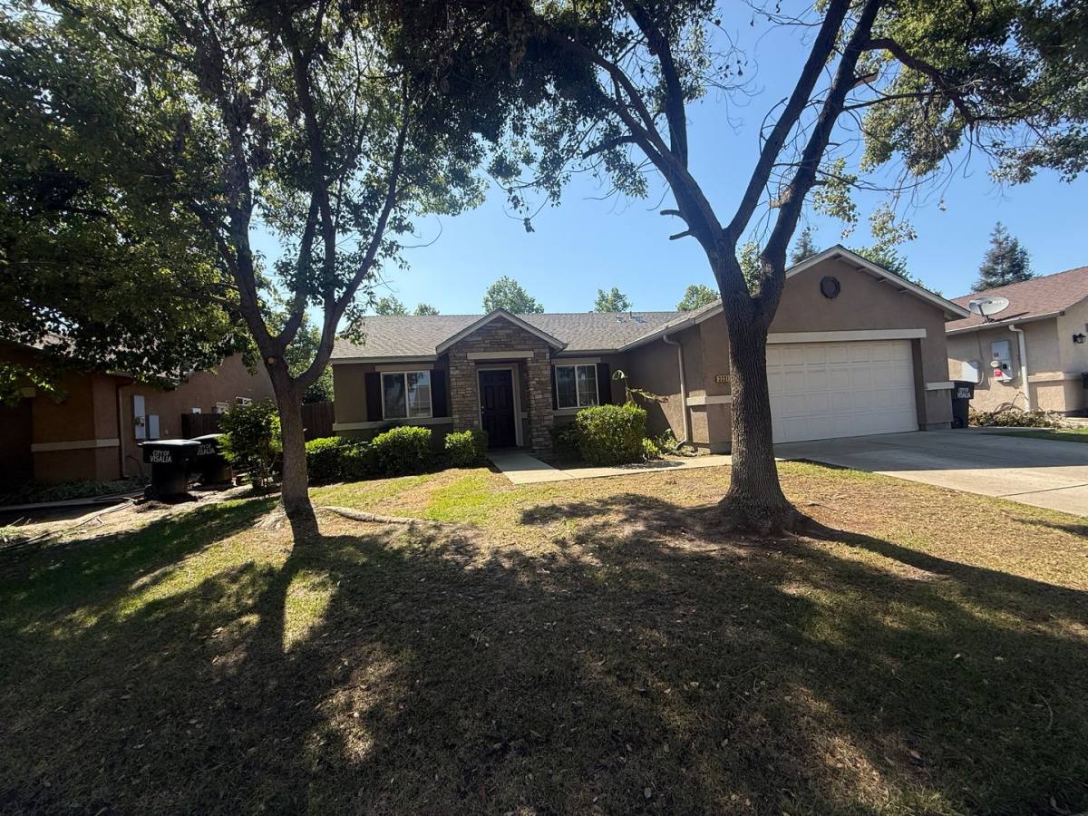 House for rent at 3331 N Linda Vista St, Visalia, CA 93291