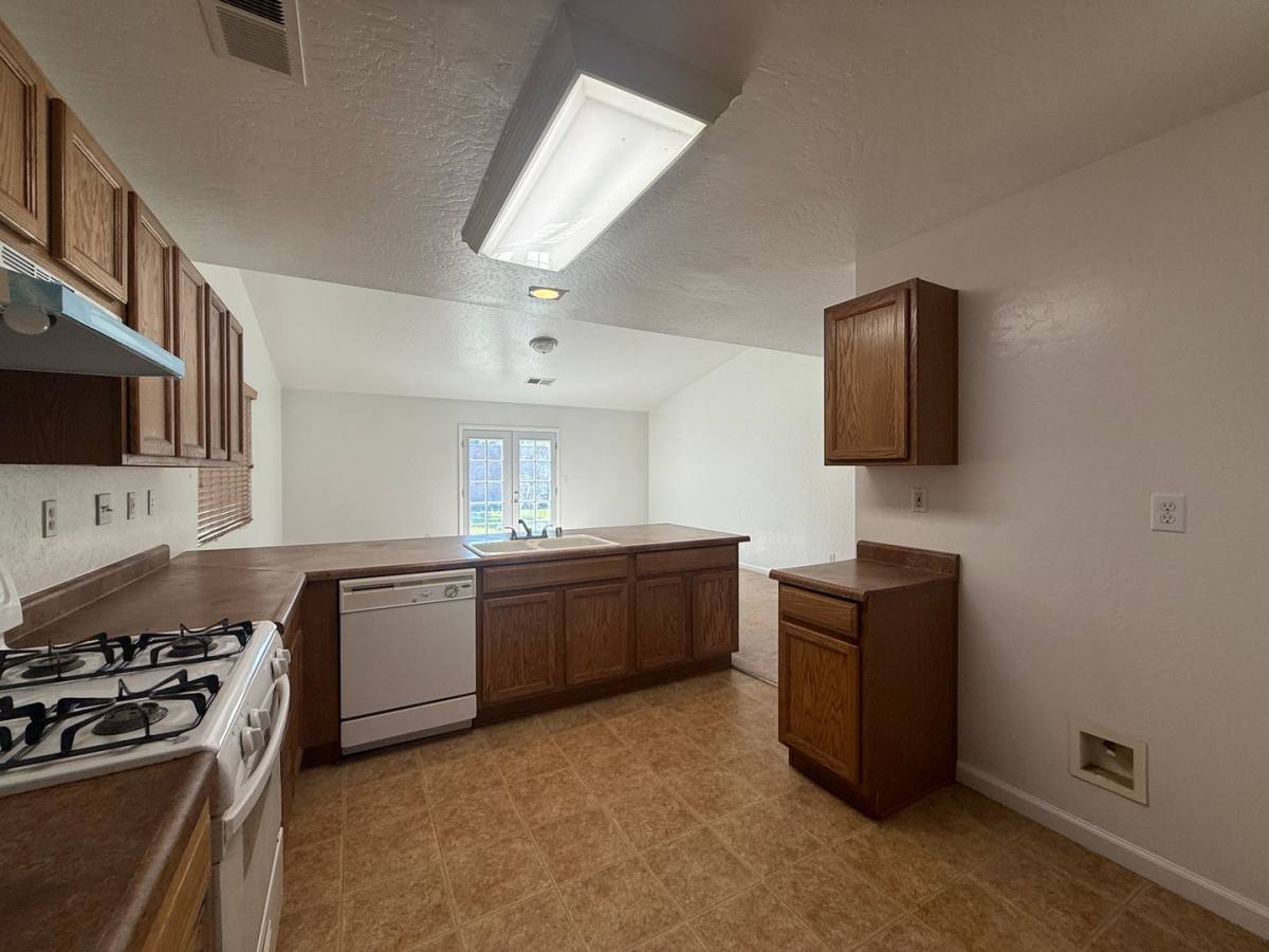 House for rent at 3331 N Linda Vista St, Visalia, CA 93291