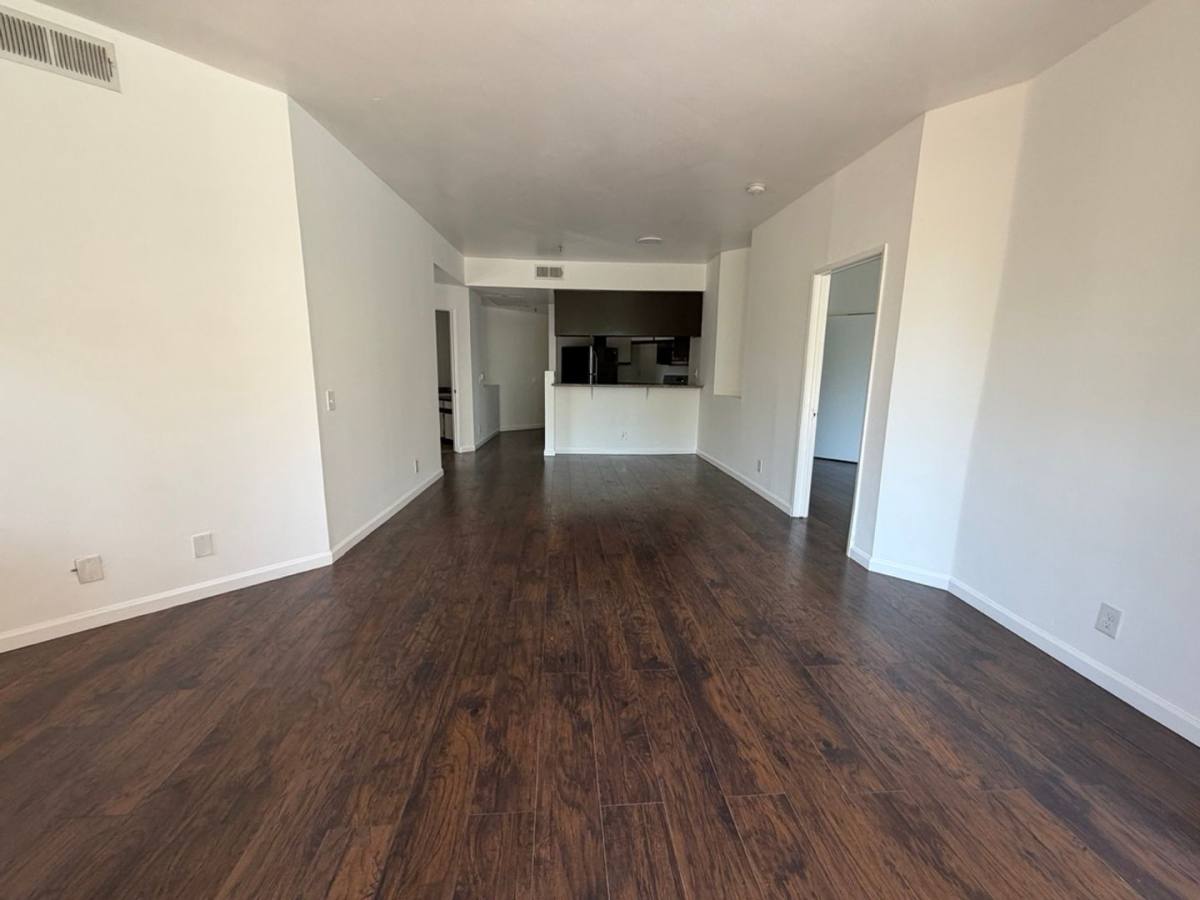 Apartment for rent at 1229 N Sycamore Ave, Los Angeles, CA 90038