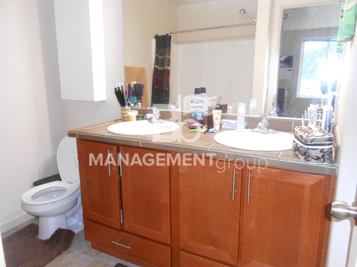 Townhouse for rent at 340 NW 116th Ave, Portland, OR 97229