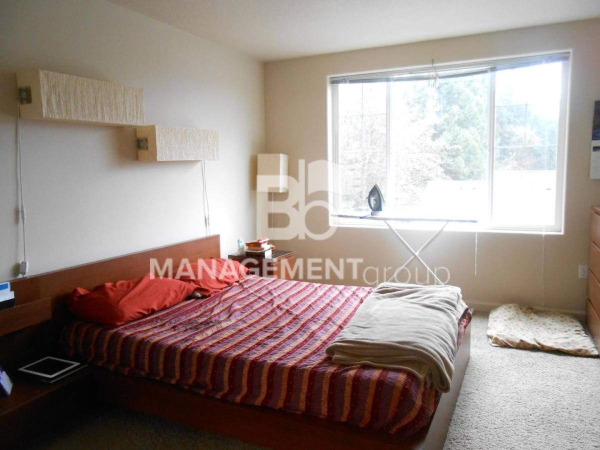 Townhouse for rent at 340 NW 116th Ave, Portland, OR 97229