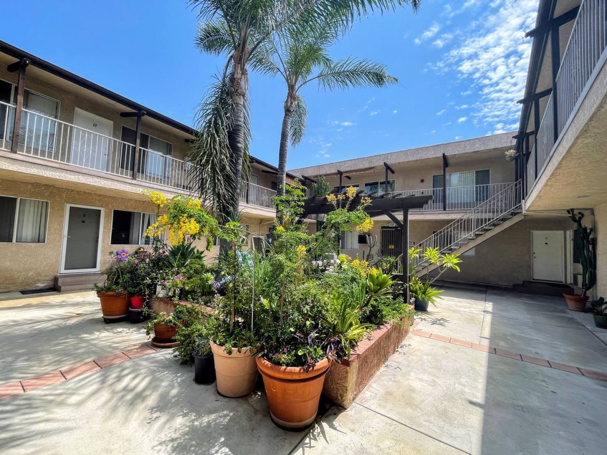 Apartment for rent at 8750 Topanga Canyon Blvd, Canoga Park, CA 91304