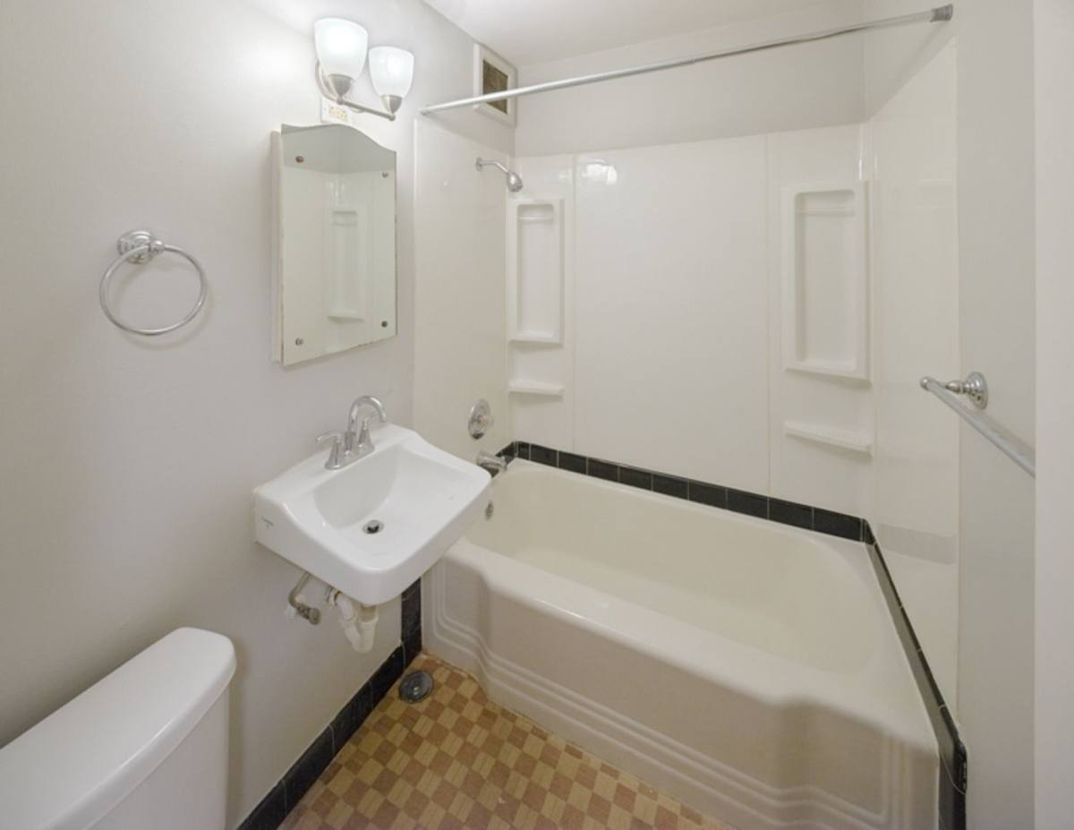 Apartment for rent at 1520 25th St, Everett, WA 98201