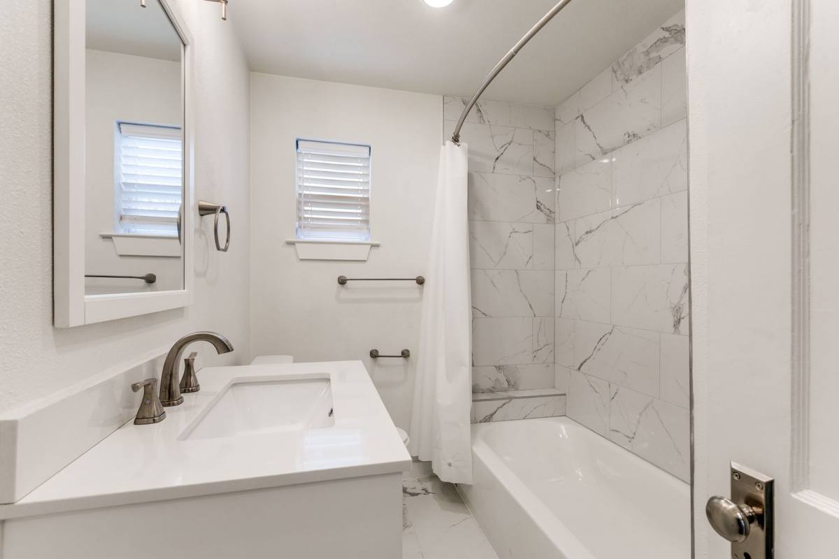 Apartment for rent at 918 McIlvaine, San Antonio, TX 78201