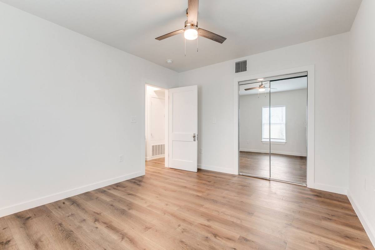 Apartment for rent at 918 McIlvaine, San Antonio, TX 78201