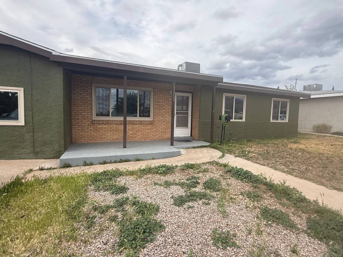 House for rent at 1309 Jackson Ave, Alamogordo, NM 88310