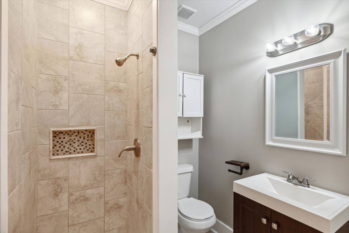 Apartment for rent at 1301 E 32nd St, Savannah, GA 31404