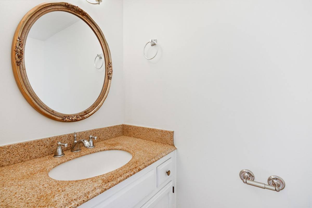 Townhouse for rent at 956 Ridgepoint Court, Baton Rouge, LA 70810
