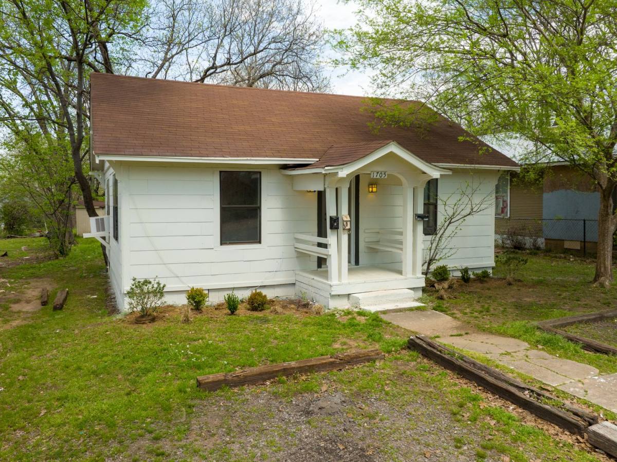 Apartment for rent at 1705 S Q St, Fort Smith, AR 72901