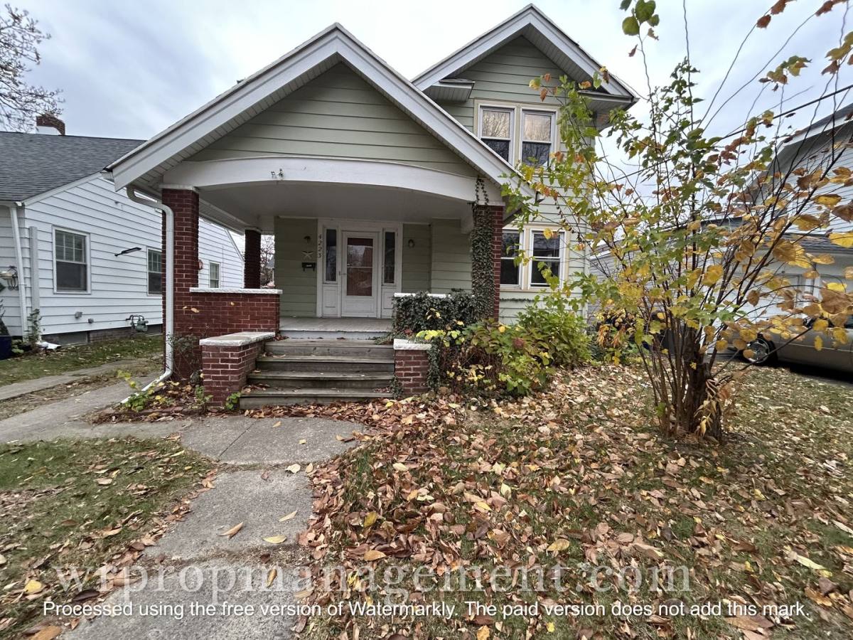 House for rent at 4223 Birchall Rd, Toledo, OH 43612