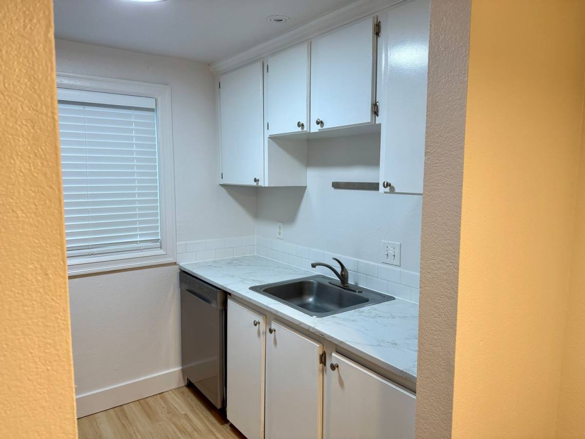 Condo for rent at 12642 NW Barnes Rd, Portland, OR 97229