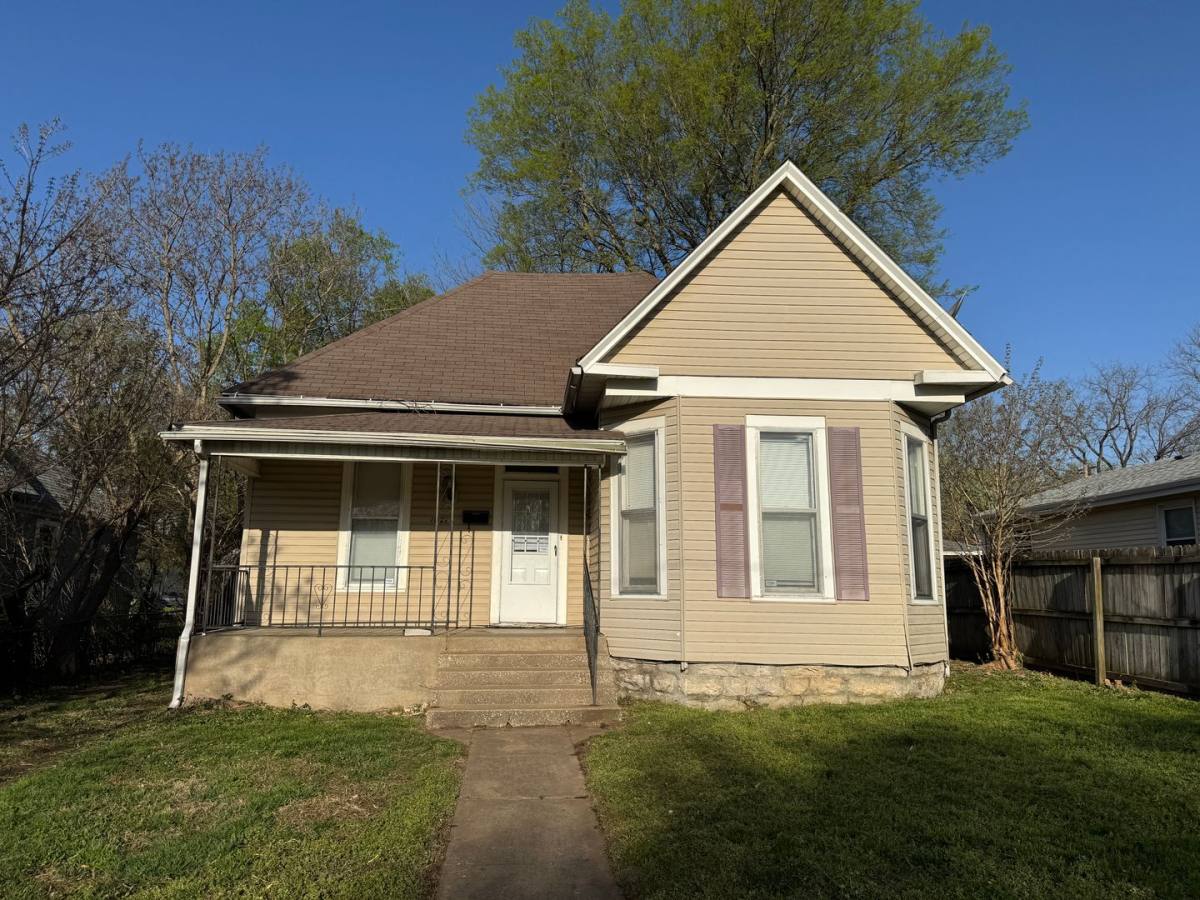 House for rent at 1021 N Sherman Ave, Springfield, MO 65802