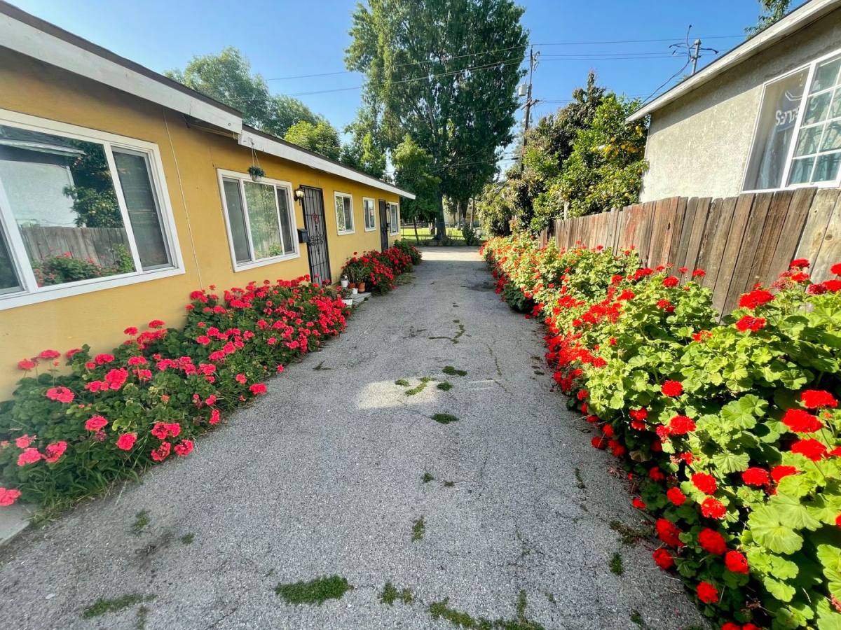 Apartment for rent at 114-118 W 1st Ave, La Habra, CA 90631