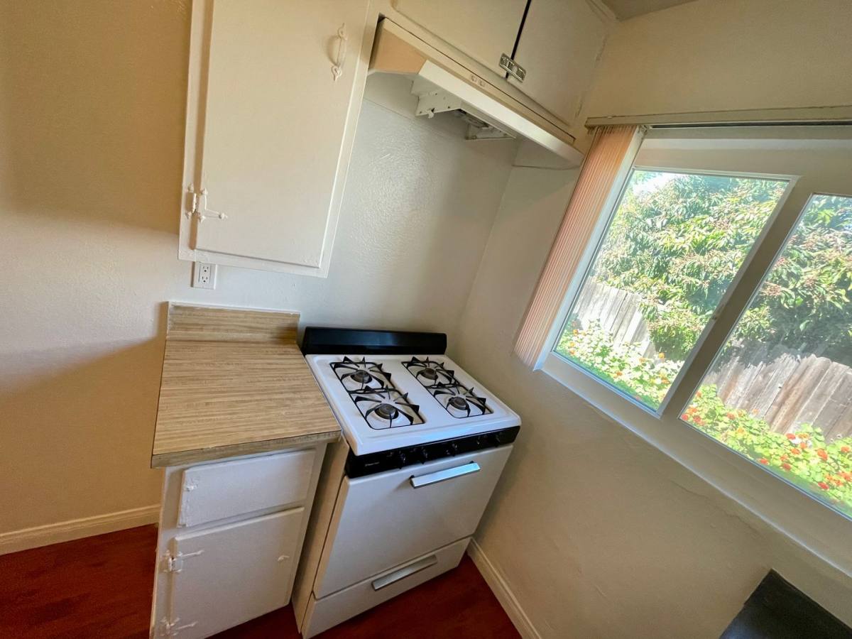 Apartment for rent at 114-118 W 1st Ave, La Habra, CA 90631