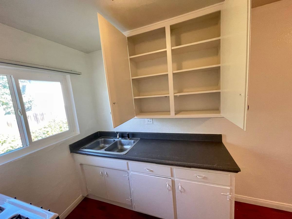 Apartment for rent at 114-118 W 1st Ave, La Habra, CA 90631