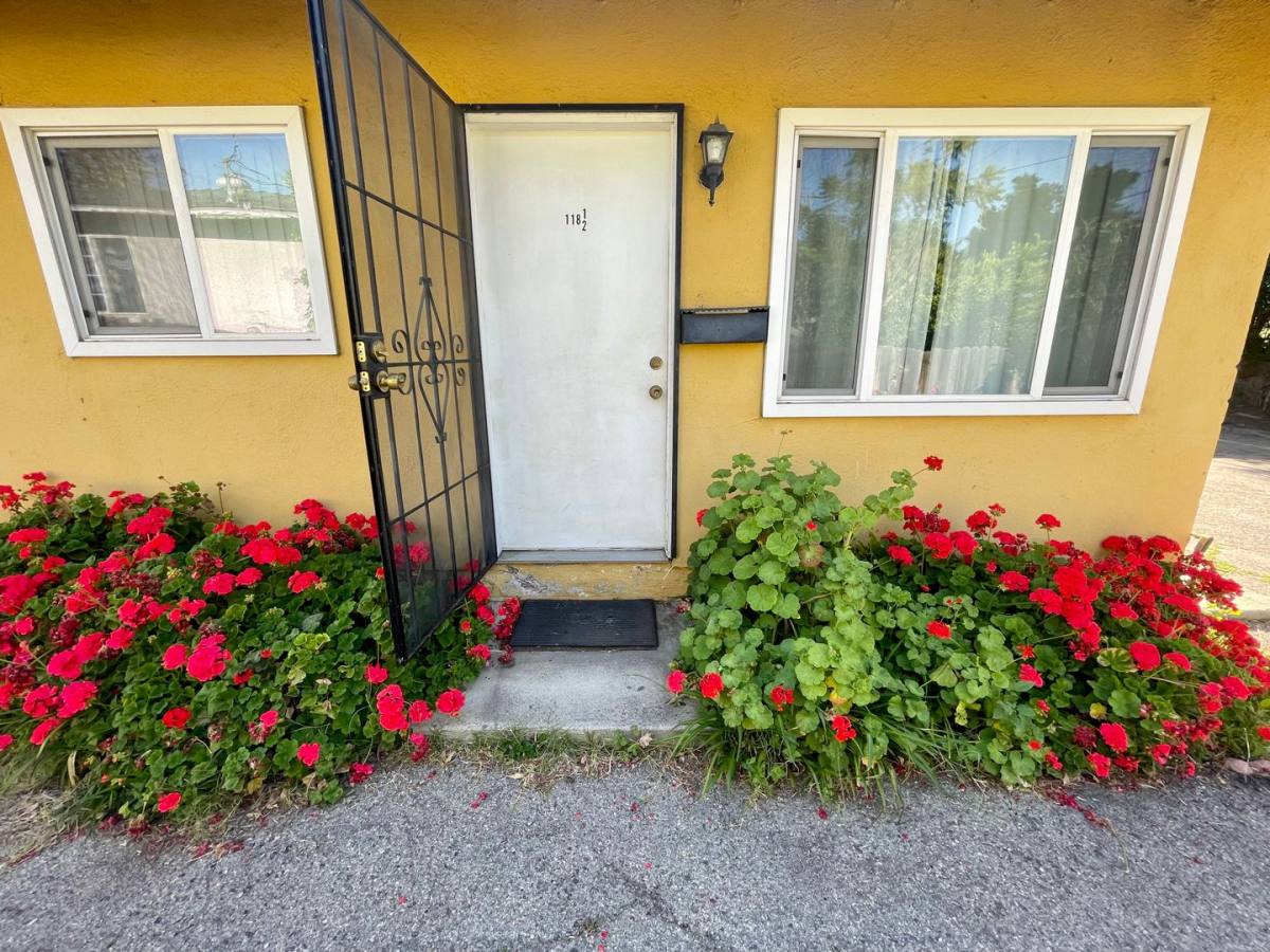 Apartment for rent at 114-118 W 1st Ave, La Habra, CA 90631