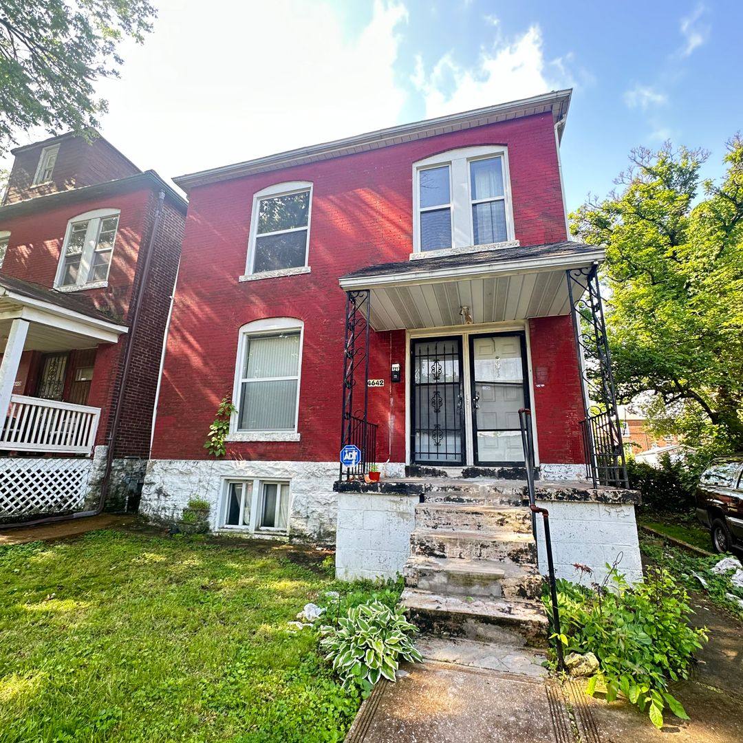 Apartment for rent at 4642 Farlin Ave, Saint Louis, MO 63118