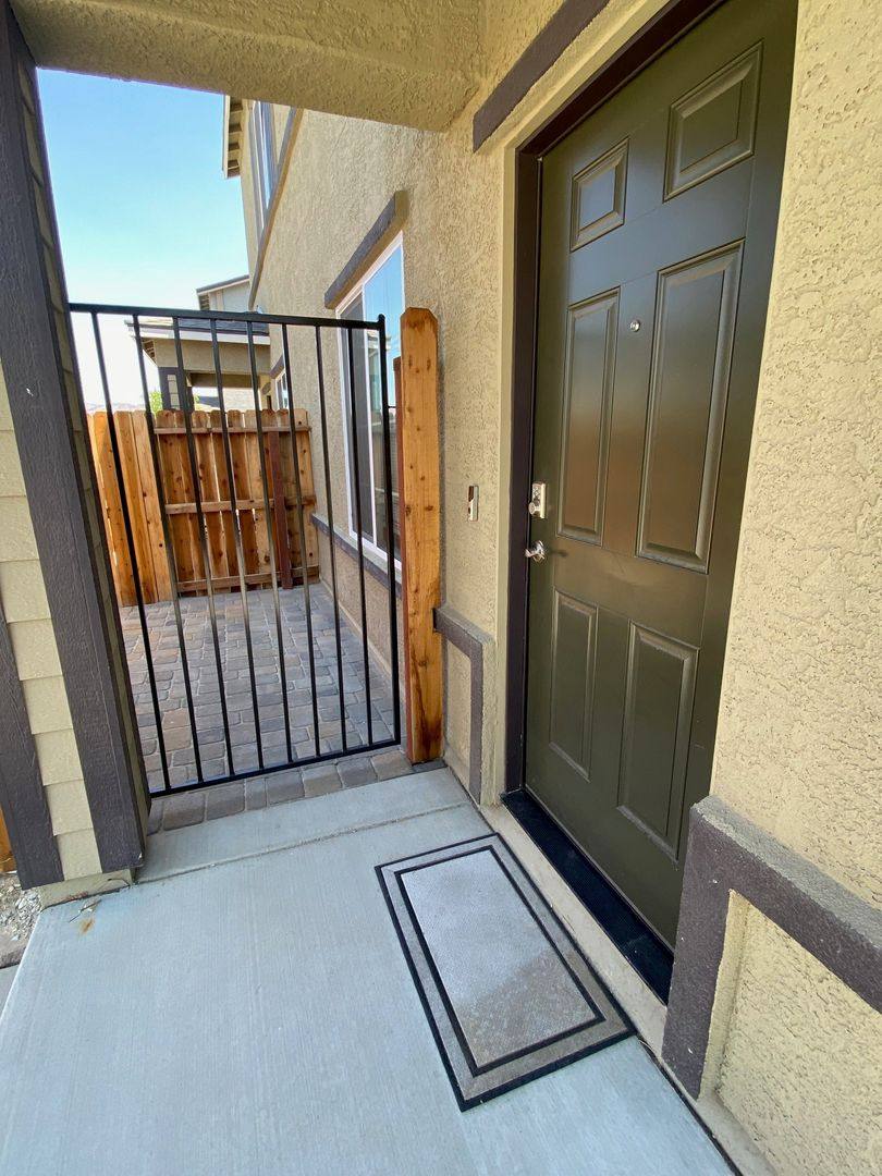 Townhouse for rent at 525 Autumn Breeze Circle, Reno, NV 89511