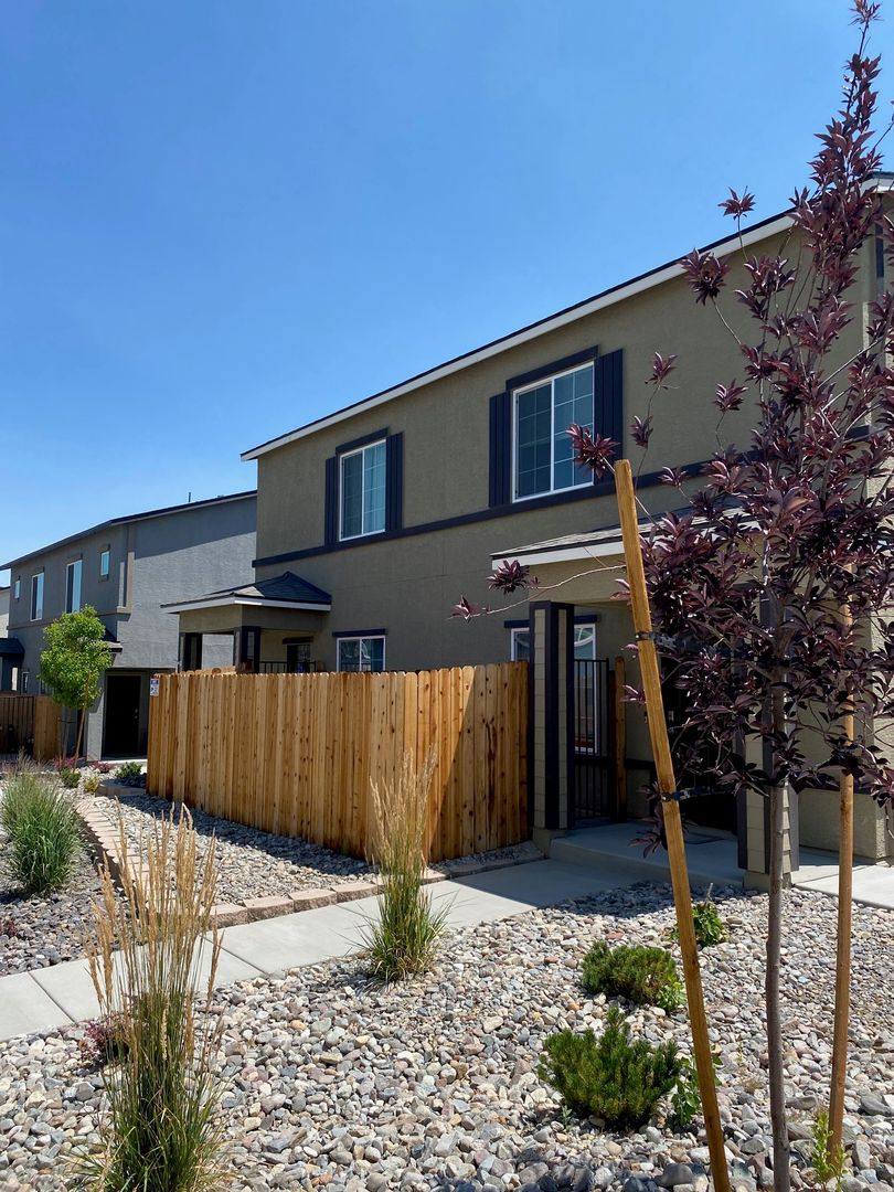 Townhouse for rent at 525 Autumn Breeze Circle, Reno, NV 89511