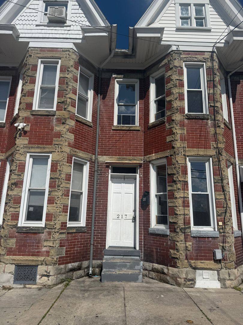 House for rent at 217 Winter St, Hagerstown, MD 21740