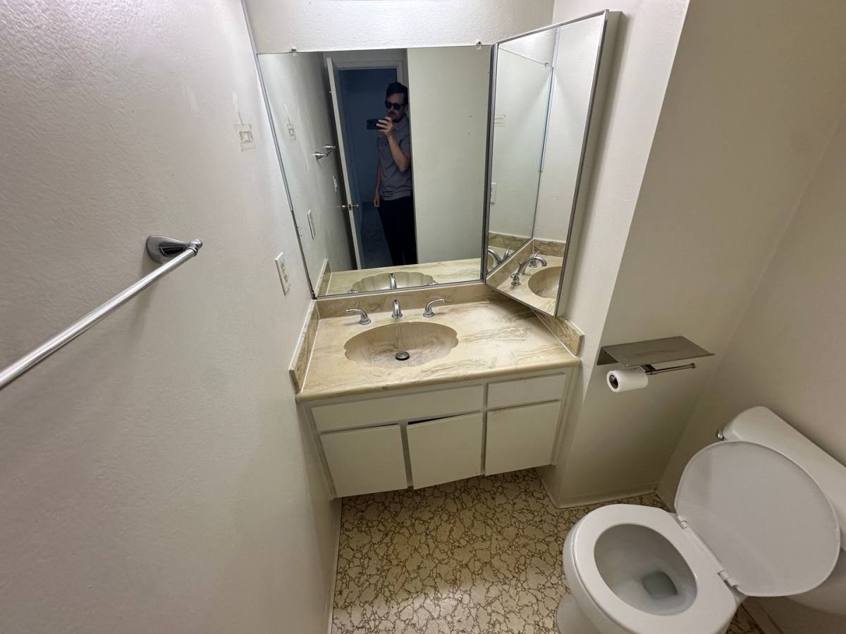 Apartment for rent at 7742 Redlands, Playa Del Rey, CA 90293