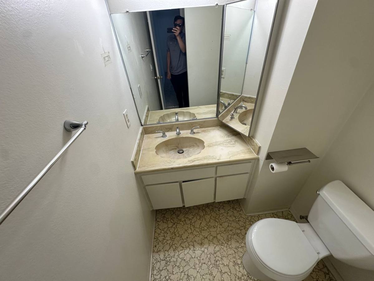 Apartment for rent at 7742 Redlands, Playa Del Rey, CA 90293
