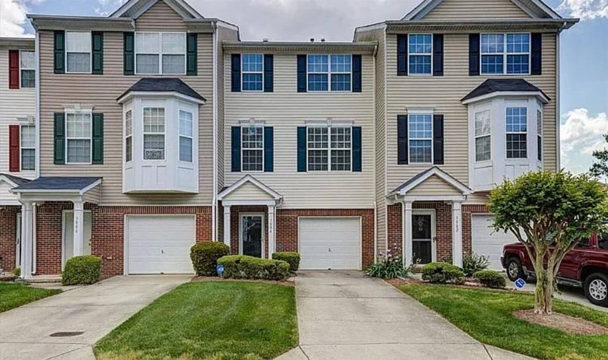 Townhouse for rent at 3884 Tarrant Trace Circle, High Point, NC 27265