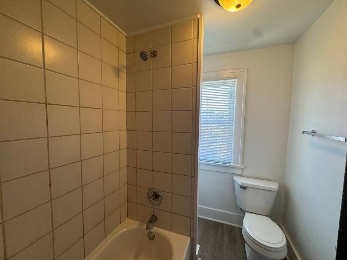 412 15th Ave, Moline, IL 61265 - Townhouse for Rent - Image 8