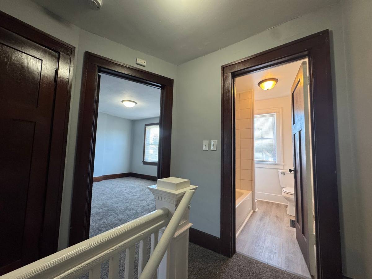 412 15th Ave, Moline, IL 61265 - Townhouse for Rent - Image 6
