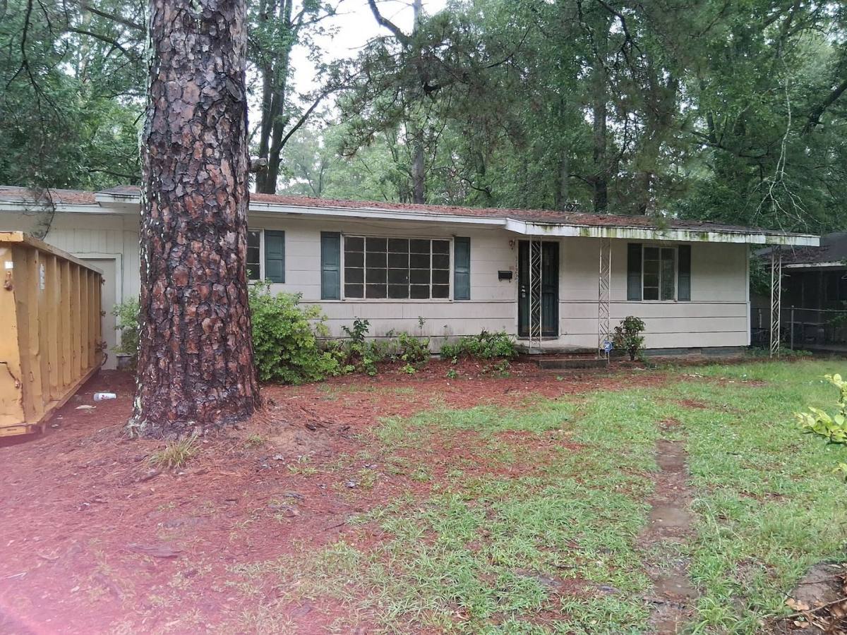 House for rent at 3122 Oak Forest Dr, Jackson, MS 39212
