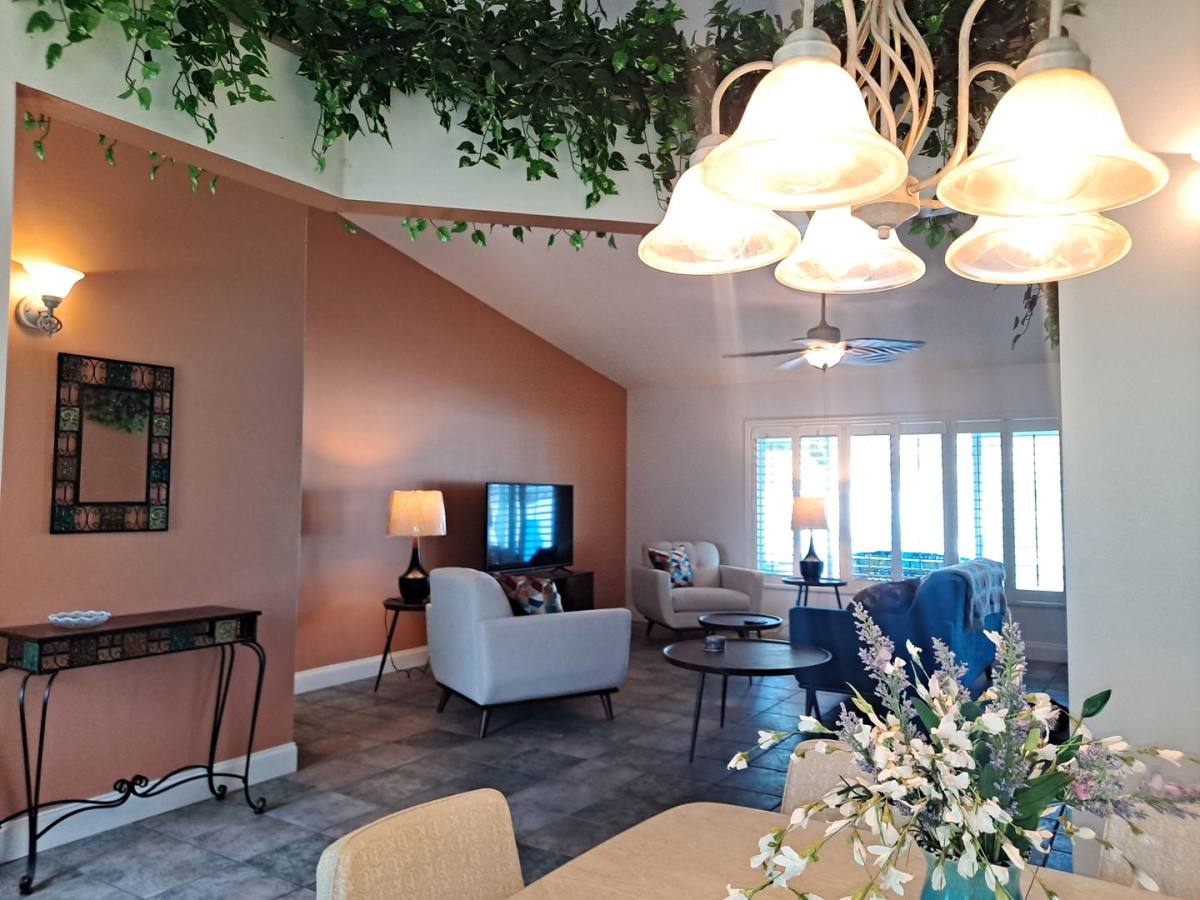House for rent at 3208 Royal Palm Dr, Edgewater, FL 32141