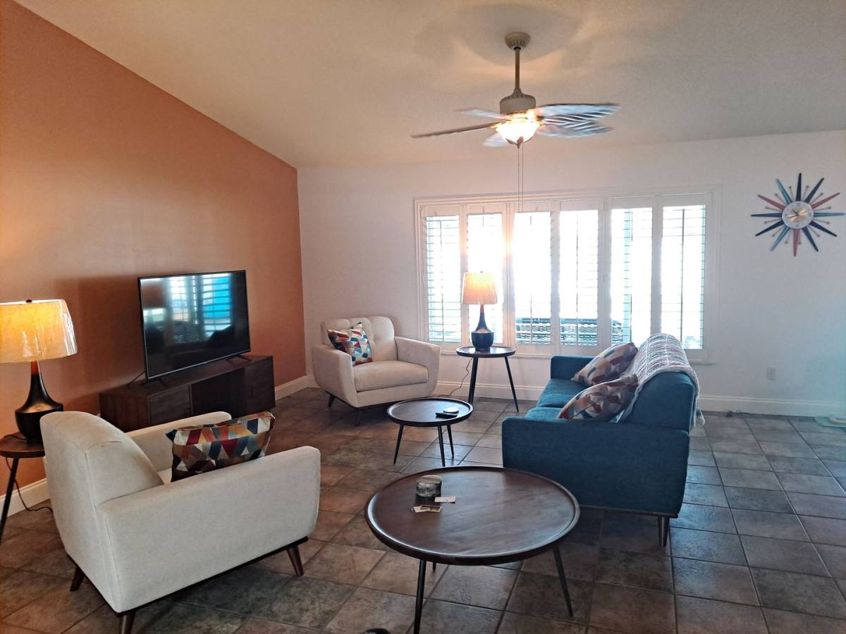 House for rent at 3208 Royal Palm Dr, Edgewater, FL 32141