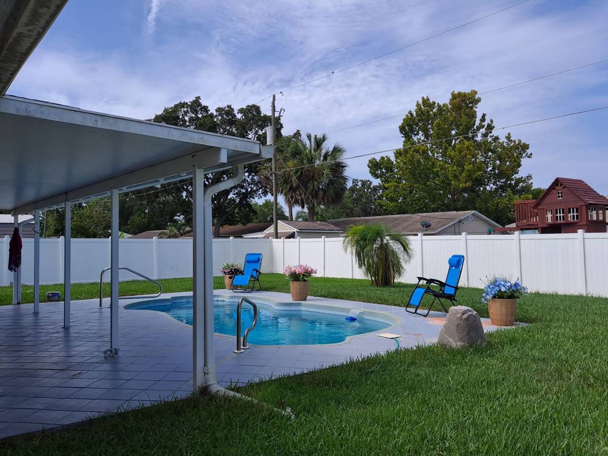 House for rent at 3208 Royal Palm Dr, Edgewater, FL 32141