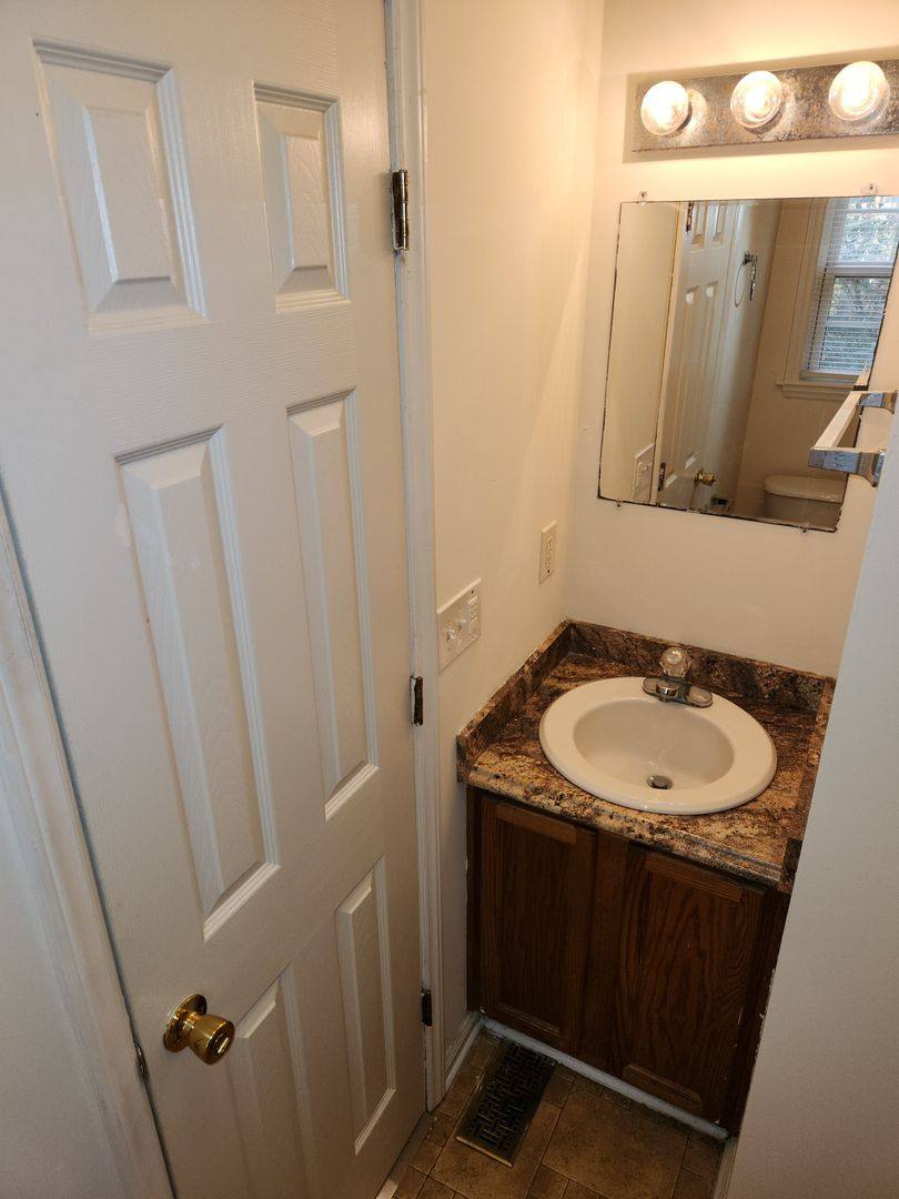 House for rent at 860 Darby St, Raleigh, NC 27610