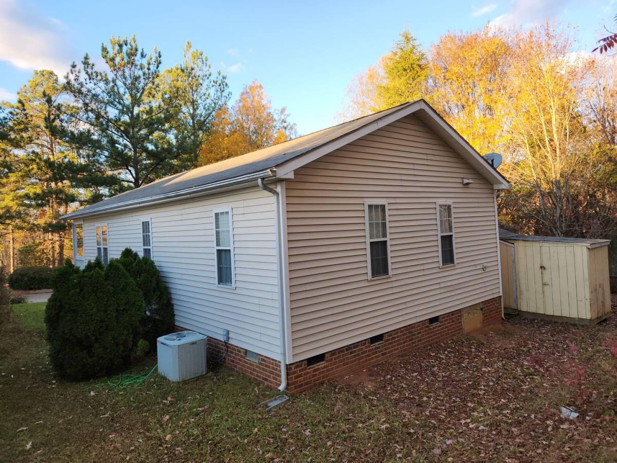 House for rent at 860 Darby St, Raleigh, NC 27610