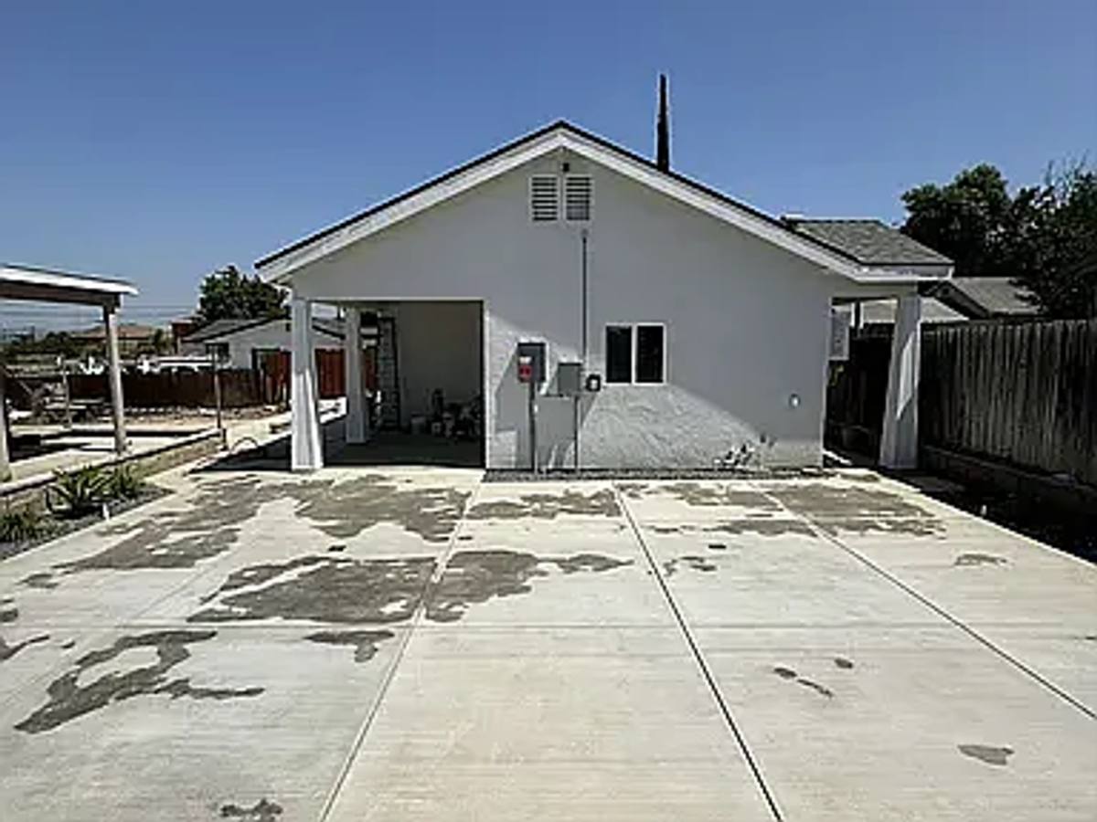House for rent at 6496 Chadbourne Ave, Riverside, CA 92505
