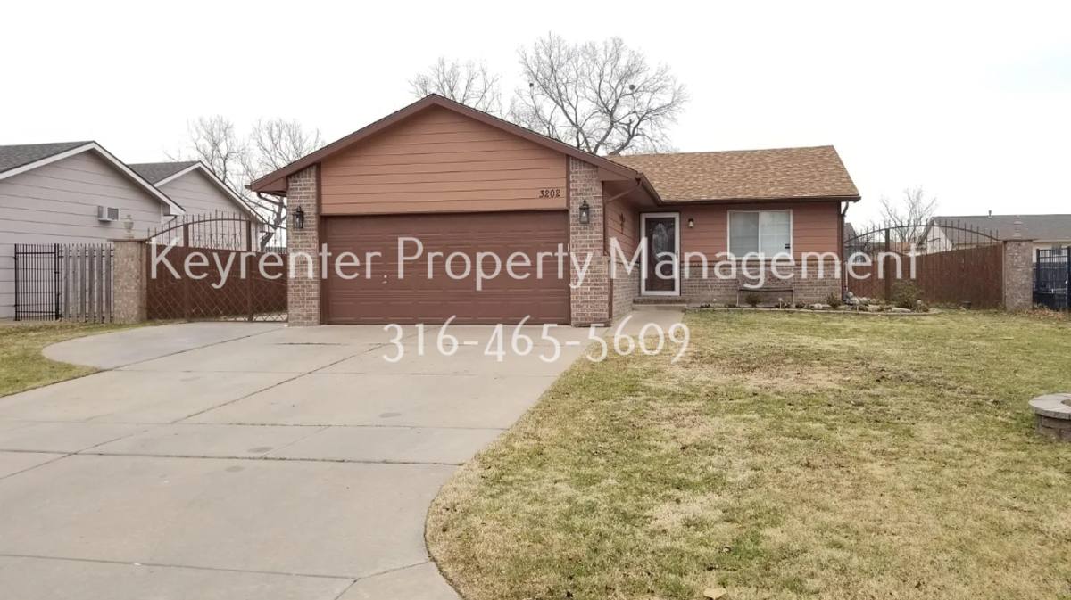 House for rent at 3202 W Sunnybrook St, Wichita, KS 67217