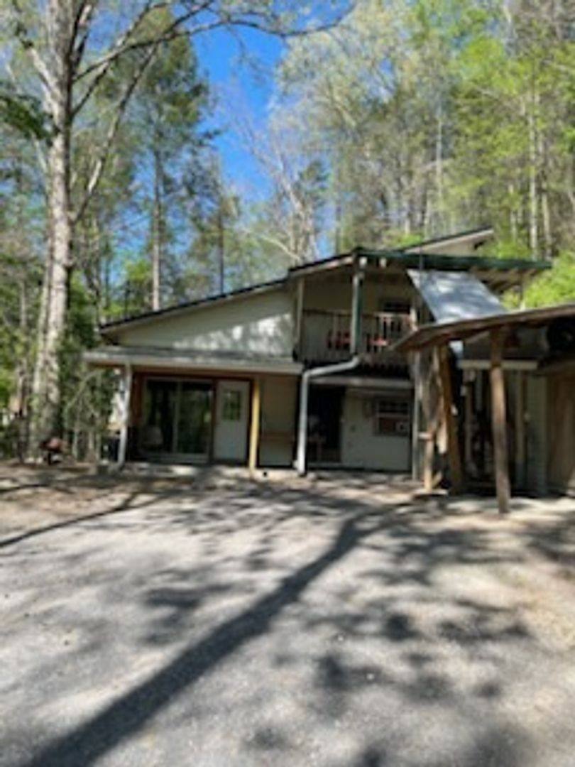 House for rent at 2560 C P Howard Dr, Sevierville, TN 37876