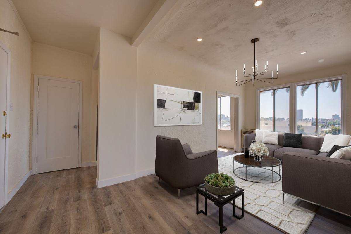 Apartment for rent at 437 N Ardmore Ave, Los Angeles, CA 90004