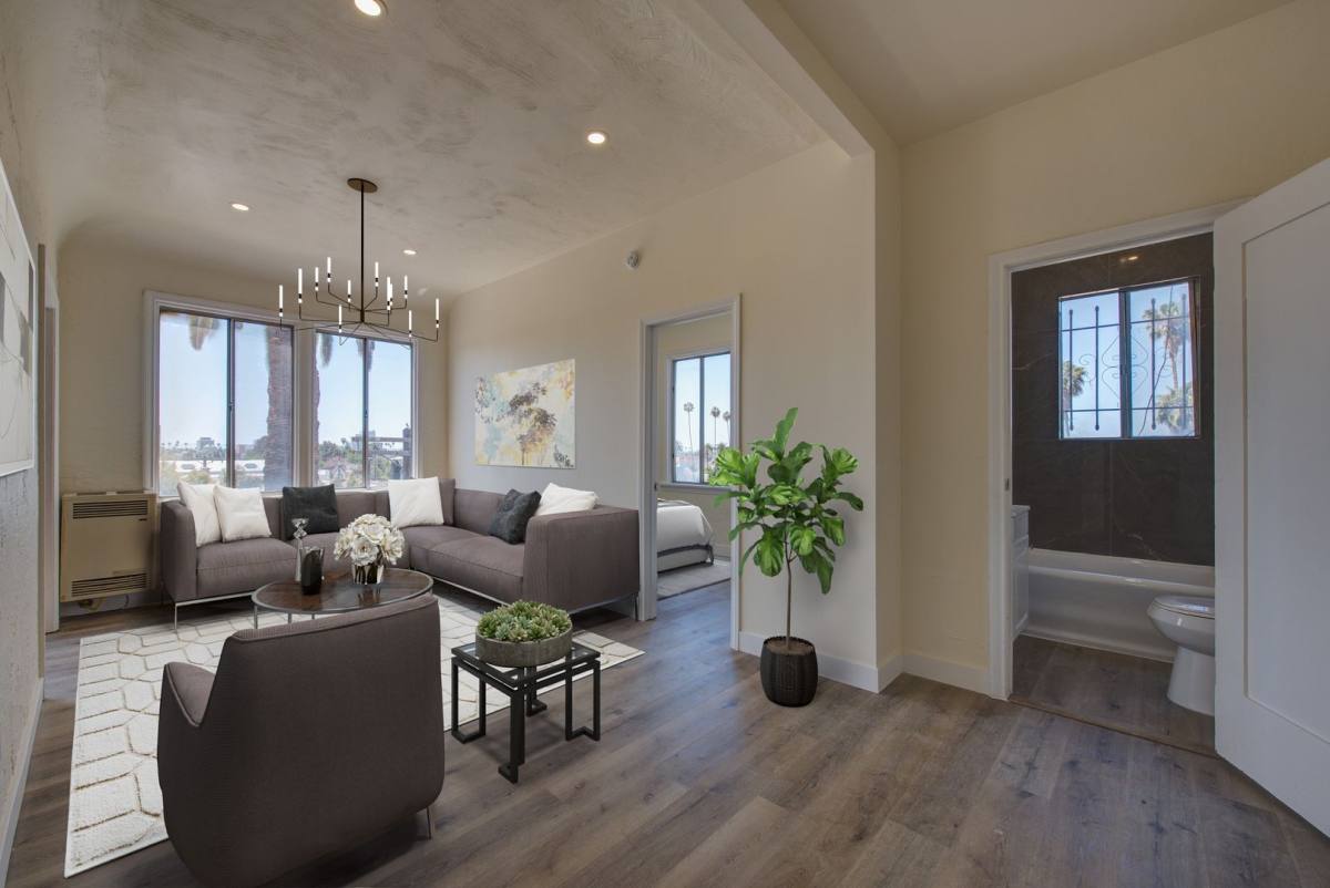 Apartment for rent at 437 N Ardmore Ave, Los Angeles, CA 90004