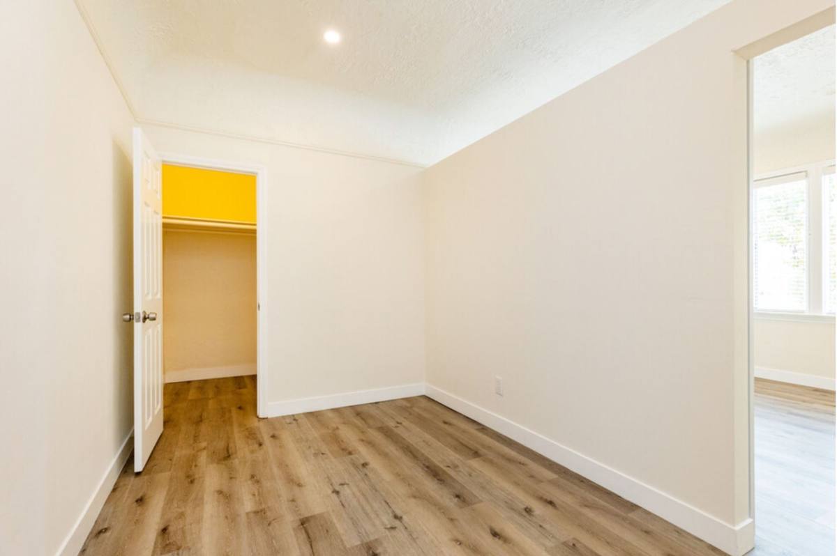 Apartment for rent at 437 N Ardmore Ave, Los Angeles, CA 90004