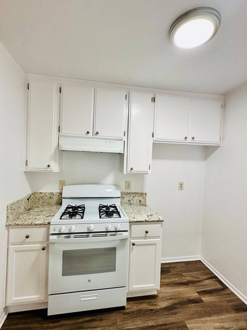 Apartment for rent at 7259 Baird Ave, Reseda, CA 91335